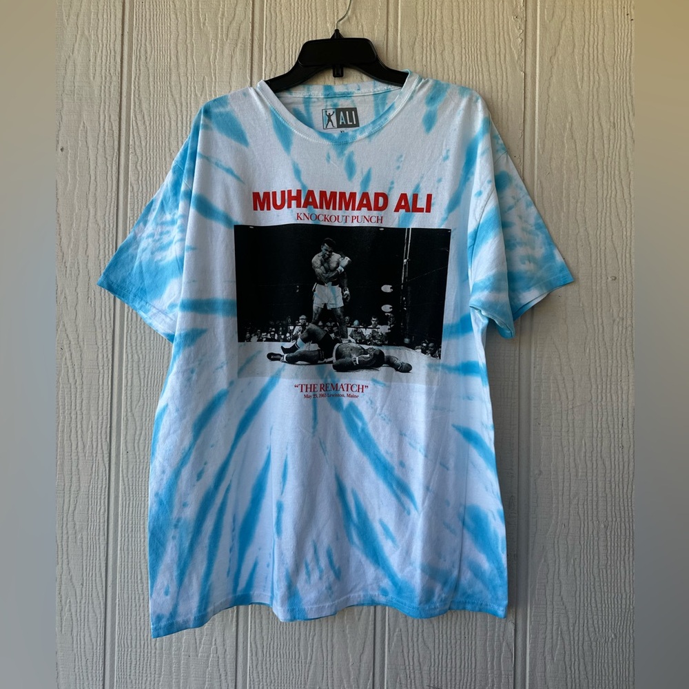 NWOT Muhammad Ali Tie-Dye Graphic Tee